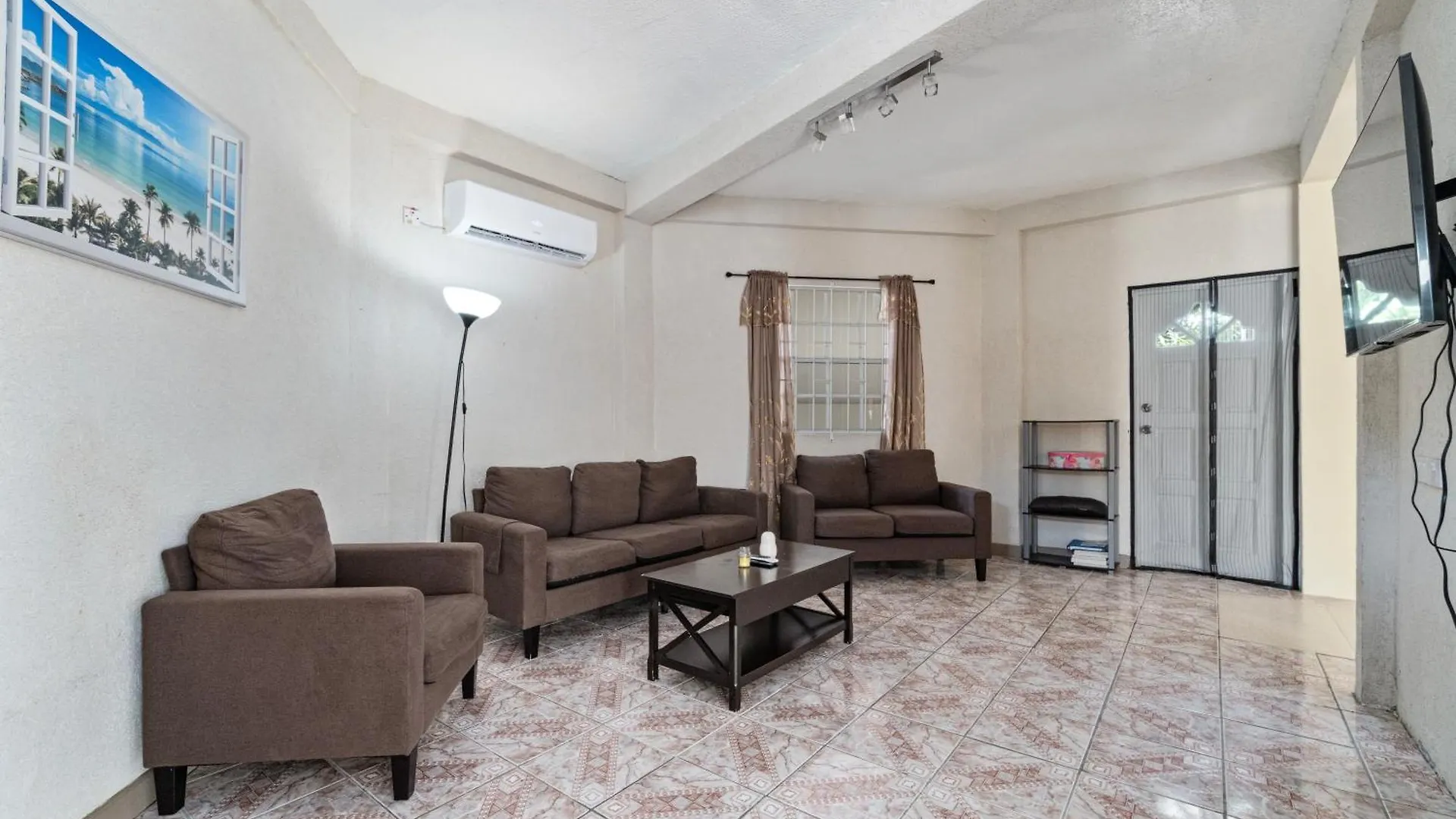 Homely 2 Bedroom Morne Rouge 0*,